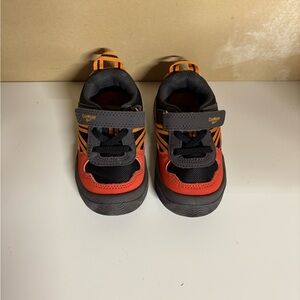 OshKosh B'gosh Unisex-Child Radio Sneaker Size 6